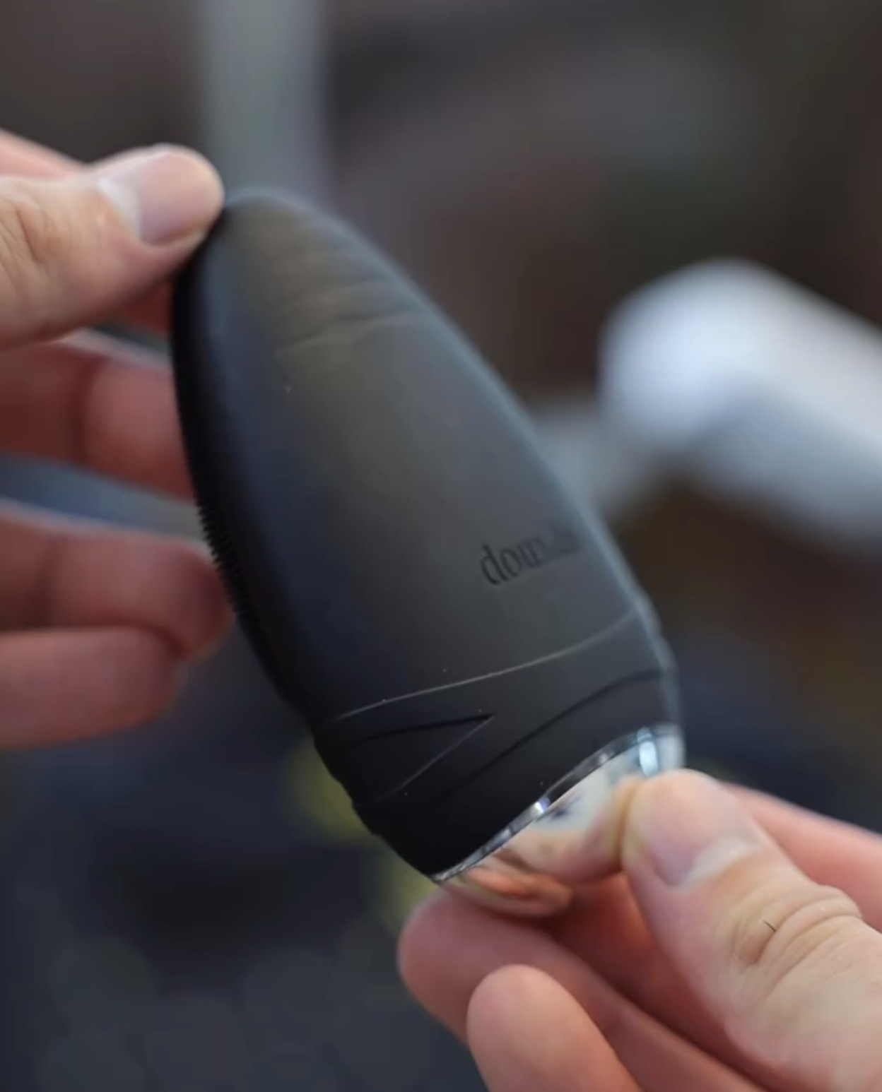 douxds flex vibrating face brush