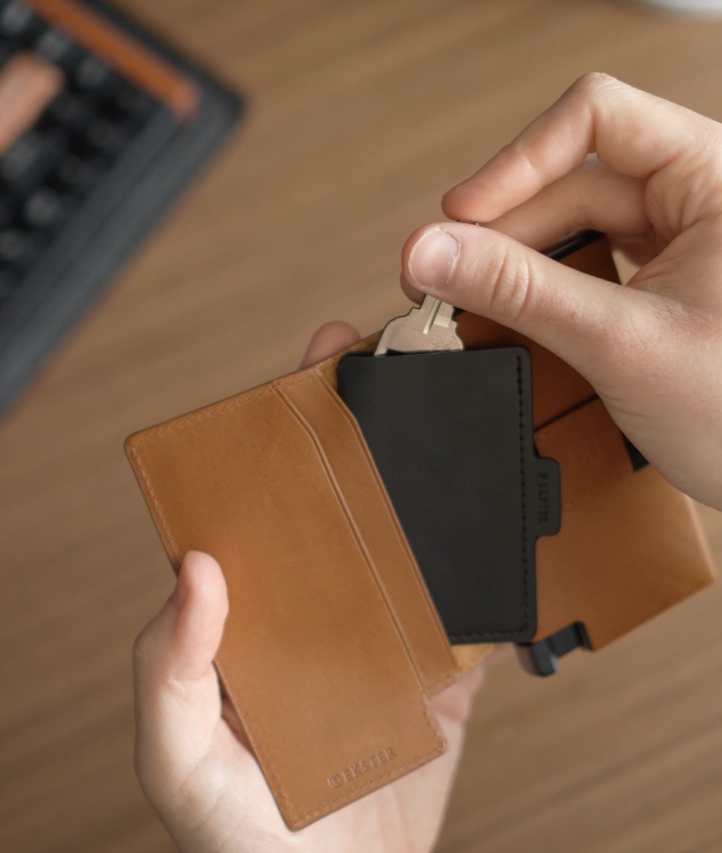 ekster smart wallet